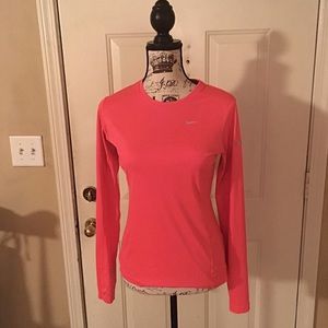 EUC Nike dri fit shirt, size small